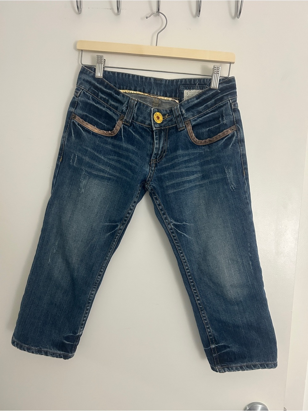Women's Blue Washed Vintage Cropped Jeans - Ankle Length